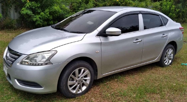 ขายรถมือสอง NISSAN SYLPHY สีเทา ปี 2012 1598 CC